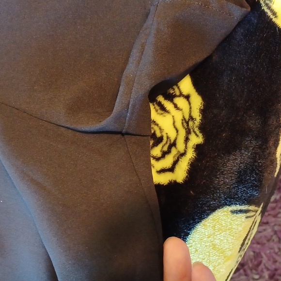 Black romper 3x ties in center of chest light weight simple runs small adj/strap - Picture 11 of 14